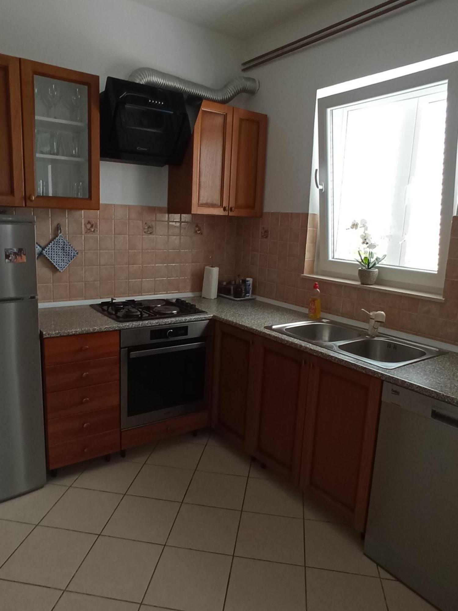 Apartman Carpe Diem Sutomiscica Exterior photo